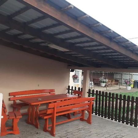 Viktoria Vendeghaz Apartment Mişcolţ Exterior foto