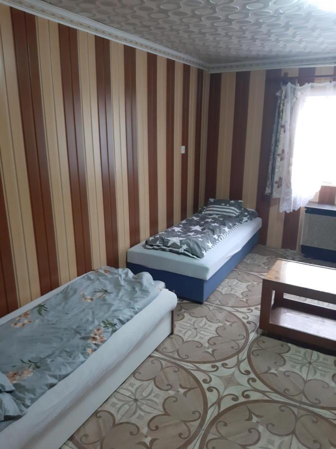 Viktoria Vendeghaz Apartment Mişcolţ Exterior foto