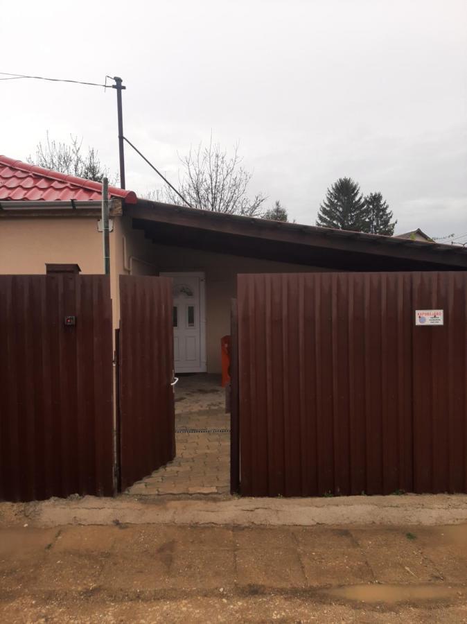 Viktoria Vendeghaz Apartment Mişcolţ Exterior foto