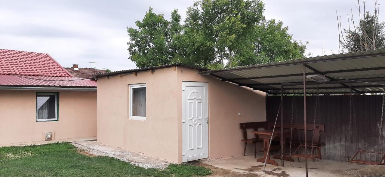 Viktoria Vendeghaz Apartment Mişcolţ Exterior foto