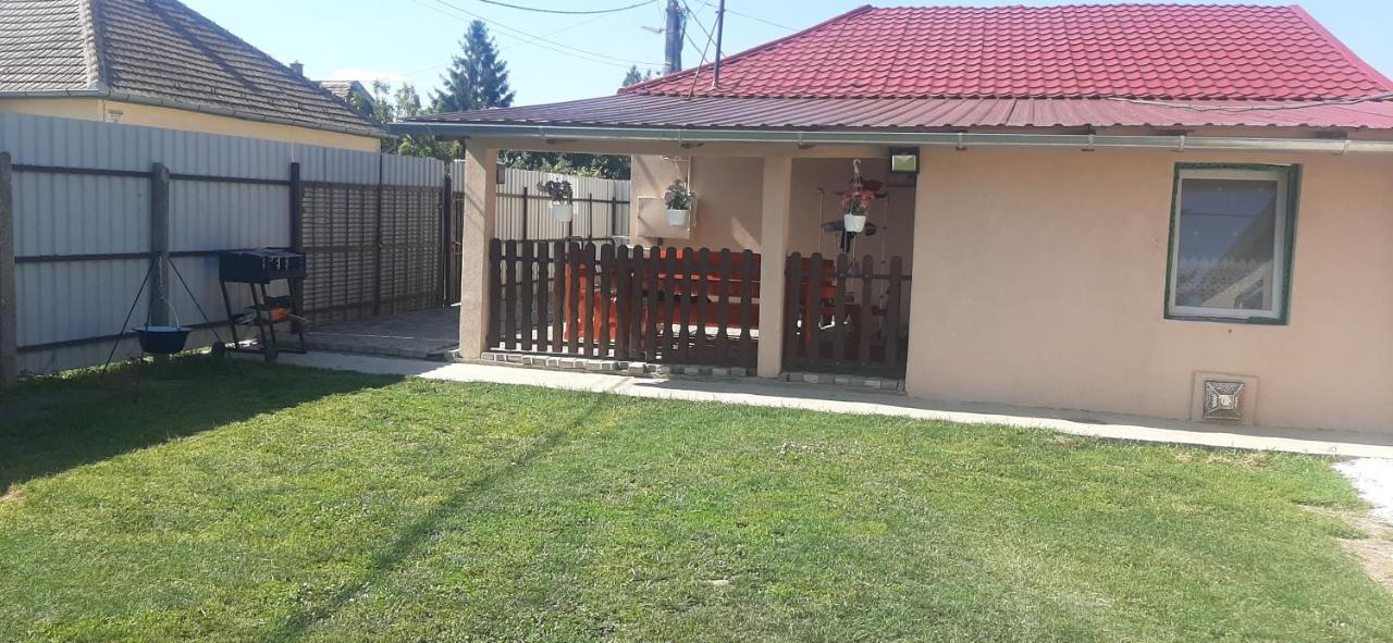 Viktoria Vendeghaz Apartment Mişcolţ Exterior foto