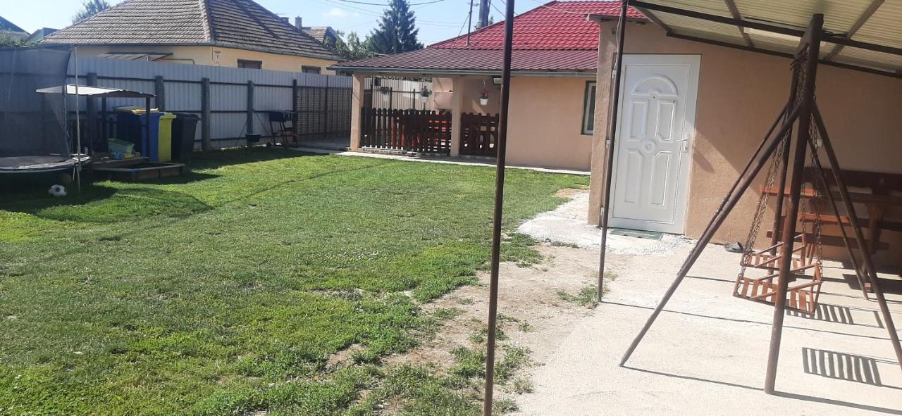 Viktoria Vendeghaz Apartment Mişcolţ Exterior foto