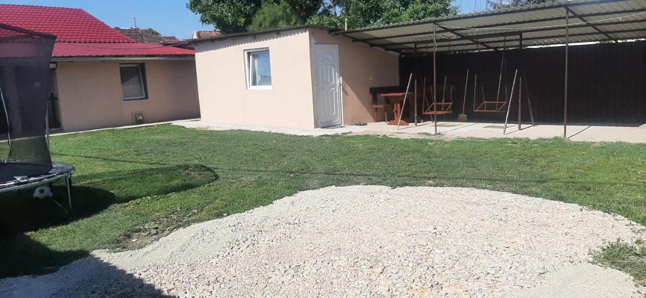 Viktoria Vendeghaz Apartment Mişcolţ Exterior foto